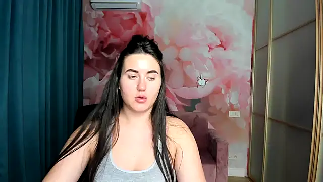 Roxie Bradley online show from 15, 12, 2024