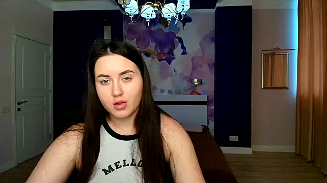 Roxie Bradley online show from 24, 1, 2025