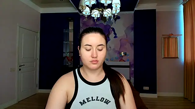 Roxie Bradley online show from 4, 2, 2025