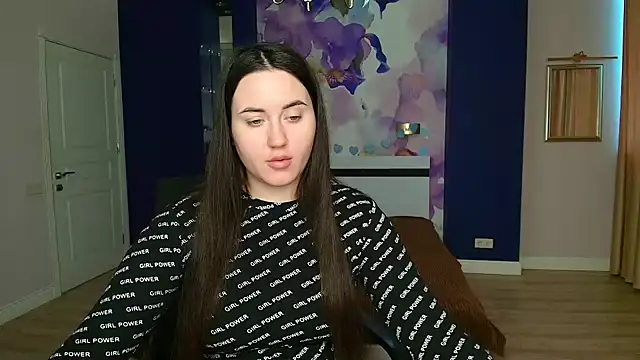 Roxie Bradley online show from 6, 2, 2025