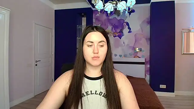 Roxie Bradley online show from 18, 2, 2025