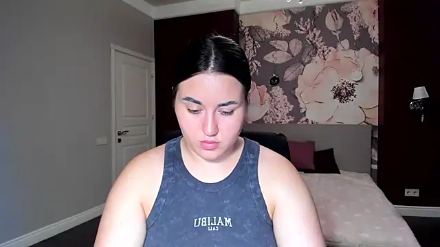 Roxie Bradley online show from 10, 9, 2025