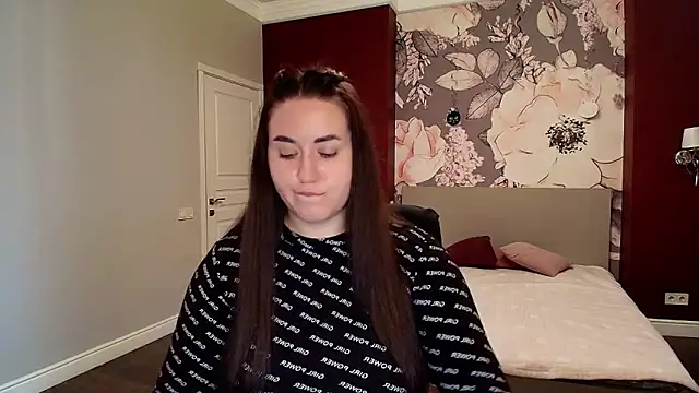 Roxie Bradley online show from 6, 10, 2025