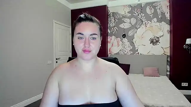 Roxie Bradley online show from 28, 11, 2025