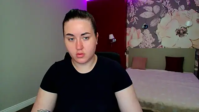 Roxie Bradley online show from 9, 5, 2026