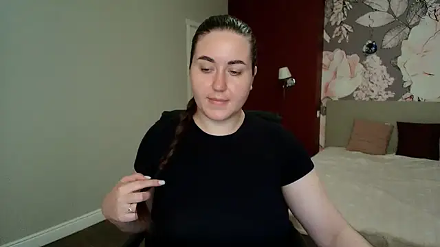 Roxie Bradley online show from 13, 5, 2026