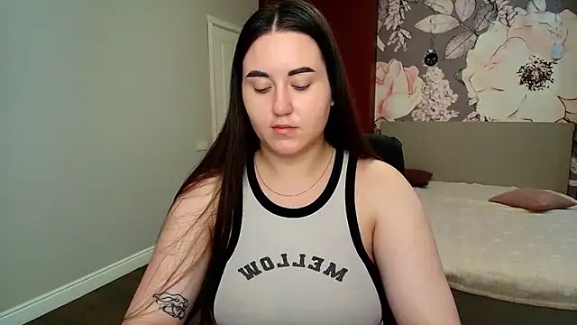 Roxie Bradley online show from 16, 6, 2026