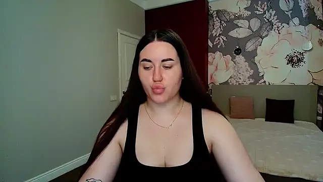 Roxie Bradley online show from 24, 6, 2026