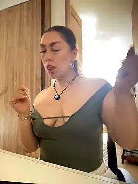 Snapshot of Im_sophiie chatting on 14, 6, 2026 Im sophiie online show from 14, 6, 2026