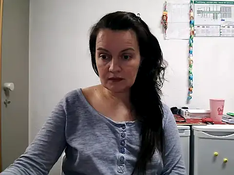 LoveNBloom online show from 19, 2, 2025