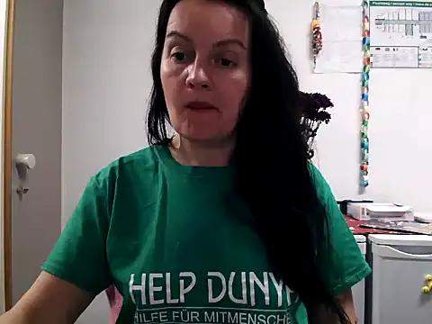 LoveNBloom online show from 4, 3, 2025