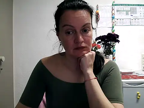 LoveNBloom online show from 8, 3, 2025