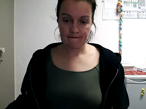 LoveNBloom online show from 19, 3, 2025