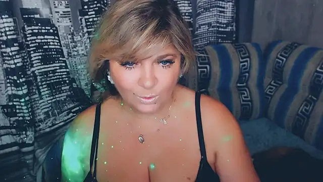 Snapshot of Malena_Mi chatting on 1, 12, 2024 Malena Mi online show from 1, 12, 2024