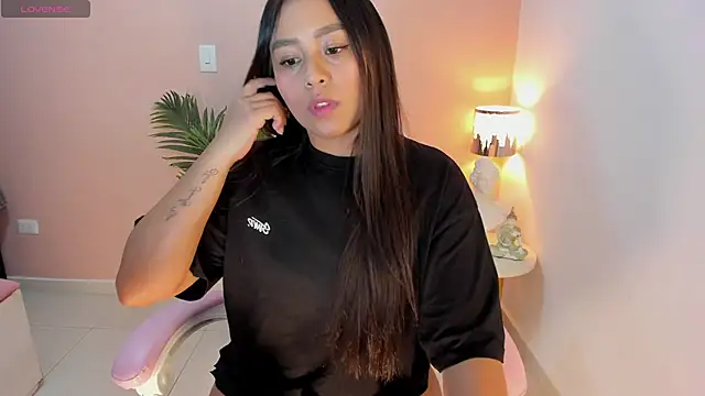 Snapshot of Ciara8 chatting on 27, 10, 2025 Ciara8 online show from 27, 10, 2025