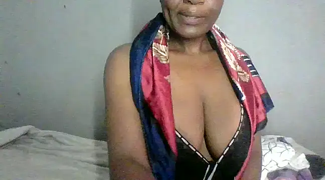 Snapshot of BeejayLoverxx chatting on 2, 2, 2025 BeejayLoverxx online show from 2, 2, 2025