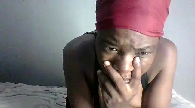 Snapshot of BeejayLoverxx chatting on 5, 2, 2025 BeejayLoverxx online show from 5, 2, 2025