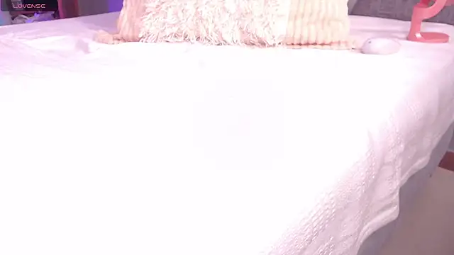 Miaparkerss  online show from 13, 1, 2025