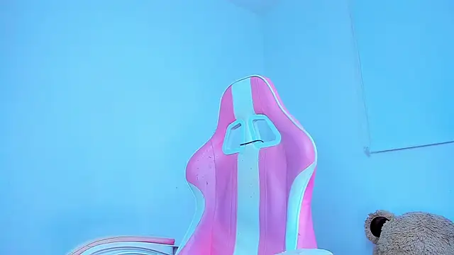 Snapshot of Ariana_f chatting on 8, 4, 2026 Ariana f online show from 8, 4, 2026