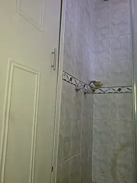 Laura takint online show from 12, 11, 2025