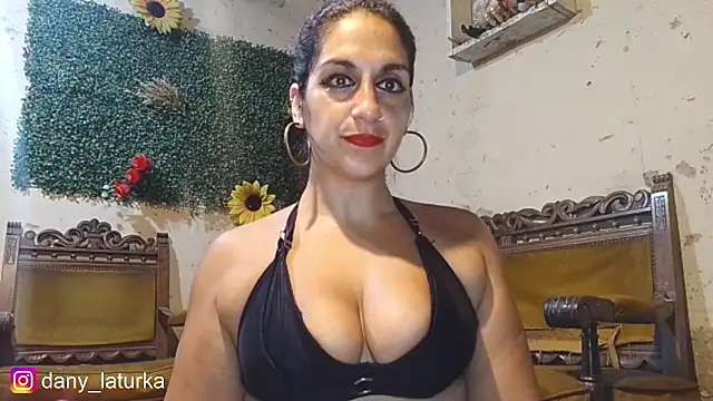 Snapshot of Bellydancerhot chatting on 22, 1, 2025 Bellydancerhot online show from 22, 1, 2025