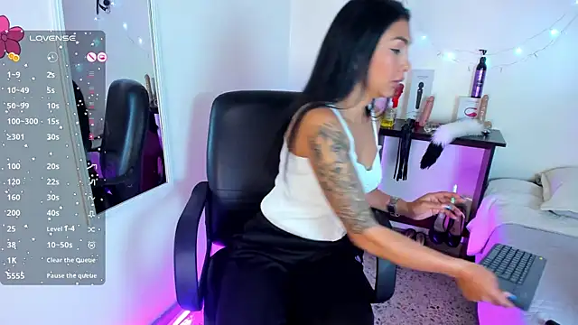 Snapshot of Tracy_lambo chatting on 1, 10, 2025 Tracy lambo online show from 1, 10, 2025