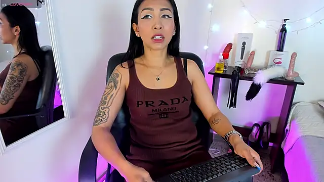 Snapshot of Tracy_lambo chatting on 2, 10, 2025 Tracy lambo online show from 2, 10, 2025