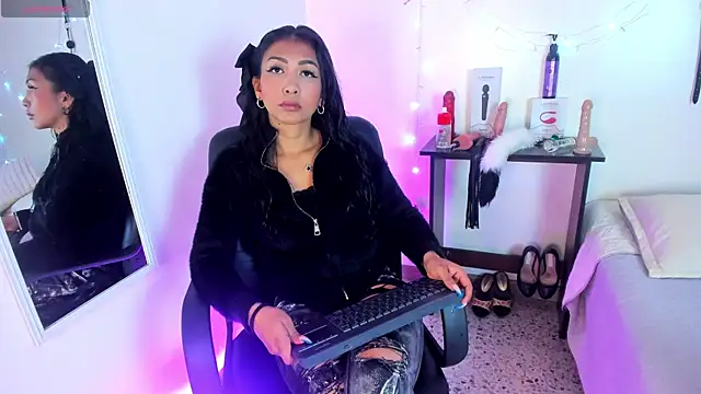 Snapshot of Tracy_lambo chatting on 13, 10, 2025 Tracy lambo online show from 13, 10, 2025