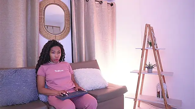 Snapshot of Valeriestyle chatting on 10, 11, 2025 Valeriestyle online show from 10, 11, 2025