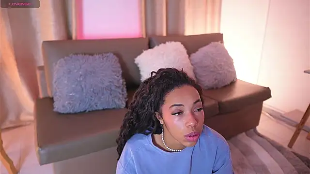 Snapshot of Valeriestyle chatting on 13, 11, 2025 Valeriestyle online show from 13, 11, 2025