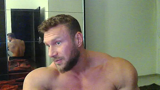 Snapshot of muscularkevin chatting on 4, 12, 2024 muscularkevin online show from 4, 12, 2024