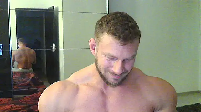 Snapshot of muscularkevin chatting on 17, 12, 2024 muscularkevin online show from 17, 12, 2024