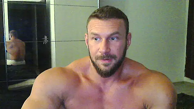 Snapshot of muscularkevin chatting on 10, 9, 2025 muscularkevin online show from 10, 9, 2025