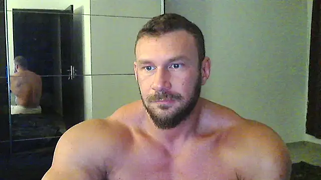 Snapshot of muscularkevin chatting on 12, 9, 2025 muscularkevin online show from 12, 9, 2025