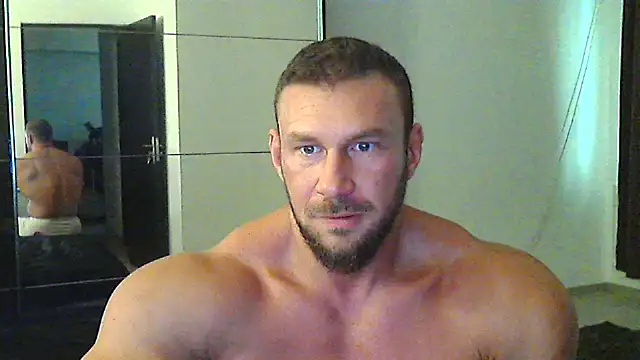 Snapshot of muscularkevin chatting on 13, 9, 2025 muscularkevin online show from 13, 9, 2025