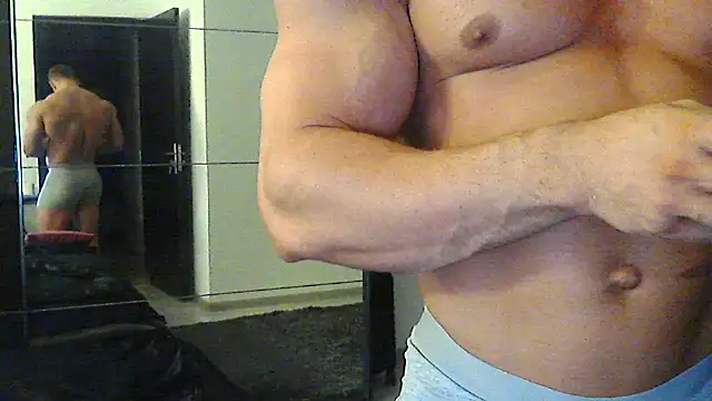 Snapshot of muscularkevin chatting on 16, 9, 2025 muscularkevin online show from 16, 9, 2025