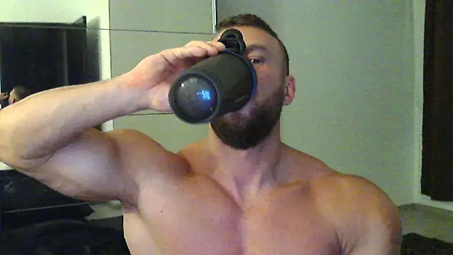 Snapshot of muscularkevin chatting on 18, 9, 2025 muscularkevin online show from 18, 9, 2025