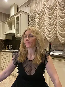 Snapshot of Amazoniiaa chatting on 8, 3, 2025 Amazoniiaa online show from 8, 3, 2025