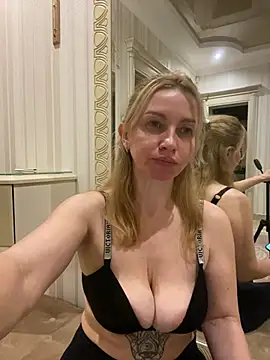 Snapshot of Amazoniiaa chatting on 19, 3, 2025 Amazoniiaa online show from 19, 3, 2025