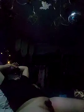 Snapshot of Hotredheadandtoungelasher chatting on 23, 10, 2025 Hotredheadandtoungelasher online show from 23, 10, 2025