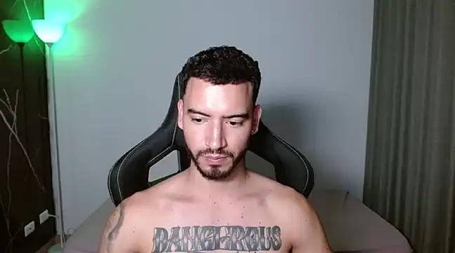 Snapshot of Dangerous-Men chatting on 13, 2, 2025 Dangerous-Men online show from 13, 2, 2025