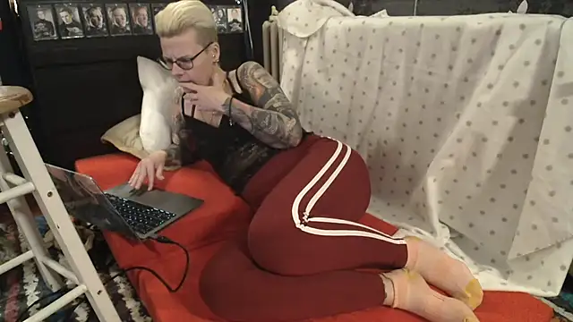 Snapshot of MaryG chatting on 20, 1, 2025 MaryG online show from 20, 1, 2025