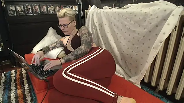 Snapshot of MaryG chatting on 22, 1, 2025 MaryG online show from 22, 1, 2025