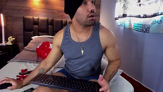 Snapshot of anthonylatynxd chatting on 14, 2, 2025 anthonylatynxd online show from 14, 2, 2025