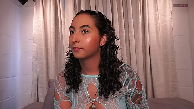 Snapshot of agatha_collins_ chatting on 17, 9, 2025 agatha collins  online show from 17, 9, 2025