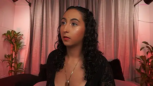 Snapshot of agatha_collins_ chatting on 23, 10, 2025 agatha collins  online show from 23, 10, 2025