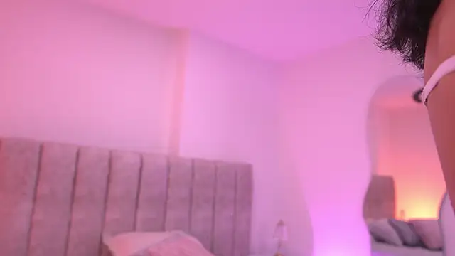 Snapshot of violeta_aroca chatting on 14, 1, 2026 violeta aroca online show from 14, 1, 2026