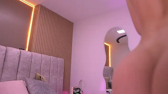 Snapshot of violeta_aroca chatting on 21, 2, 2026 violeta aroca online show from 21, 2, 2026