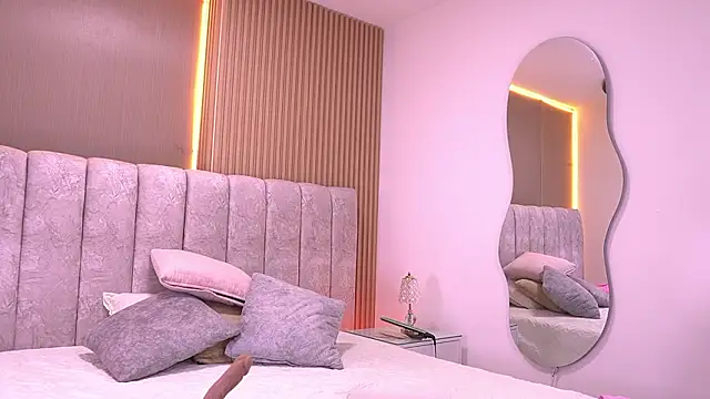 Snapshot of violeta_aroca chatting on 24, 2, 2026 violeta aroca online show from 24, 2, 2026