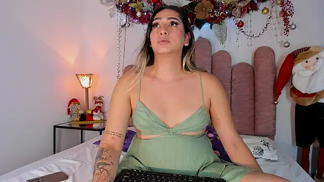 ISABELLASSMITH online show from 9, 12, 2024